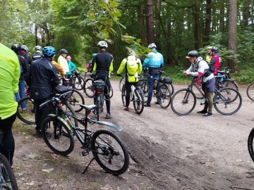 Pogoda nie odstraszyła entuzjastów turystyki pieszej i rowerowej na jubileuszowej XX edycji Rajdu Tour de Kalonka, 